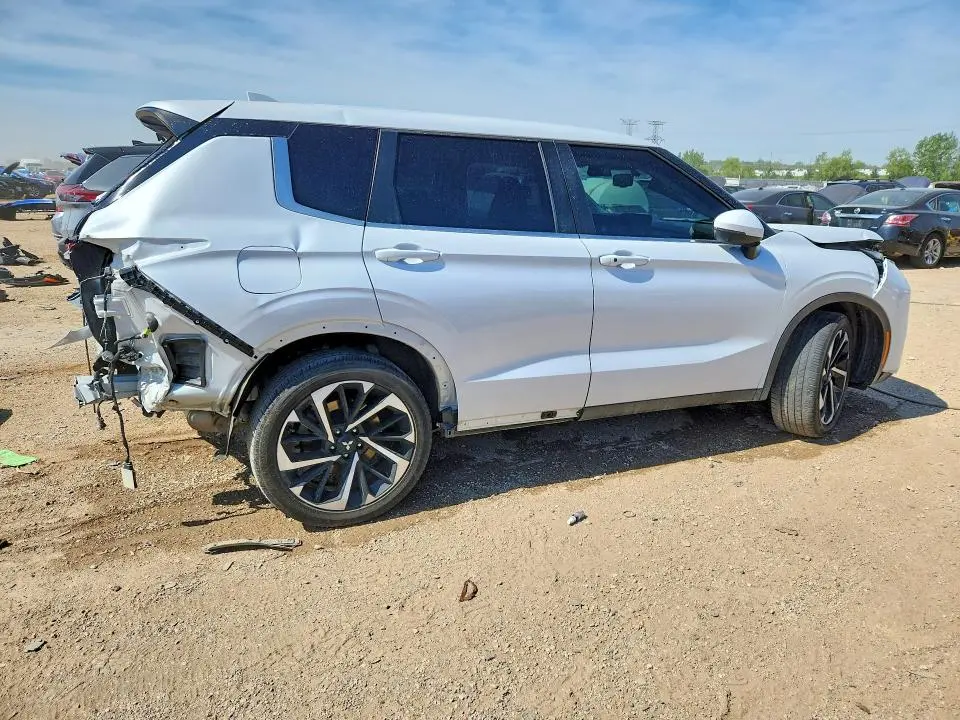2023 MITSUBISHI OUTLANDER SE  