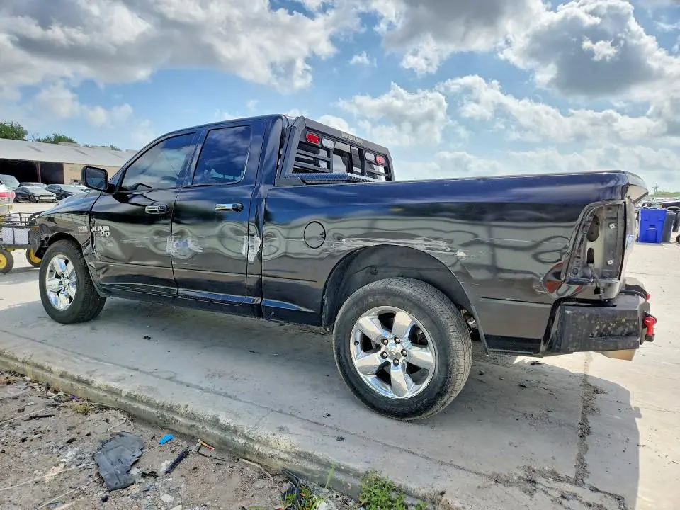 2016 RAM 1500 SLT  