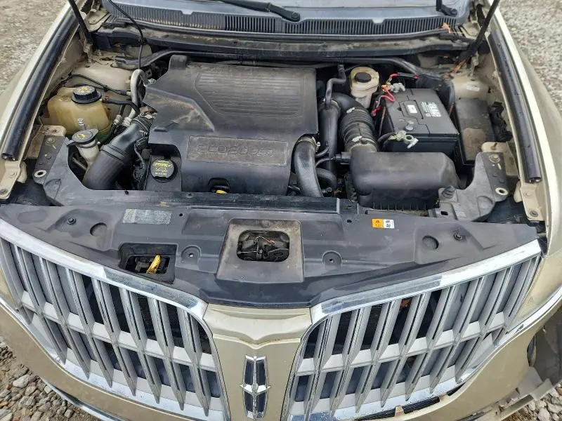 2010 LINCOLN MKT   