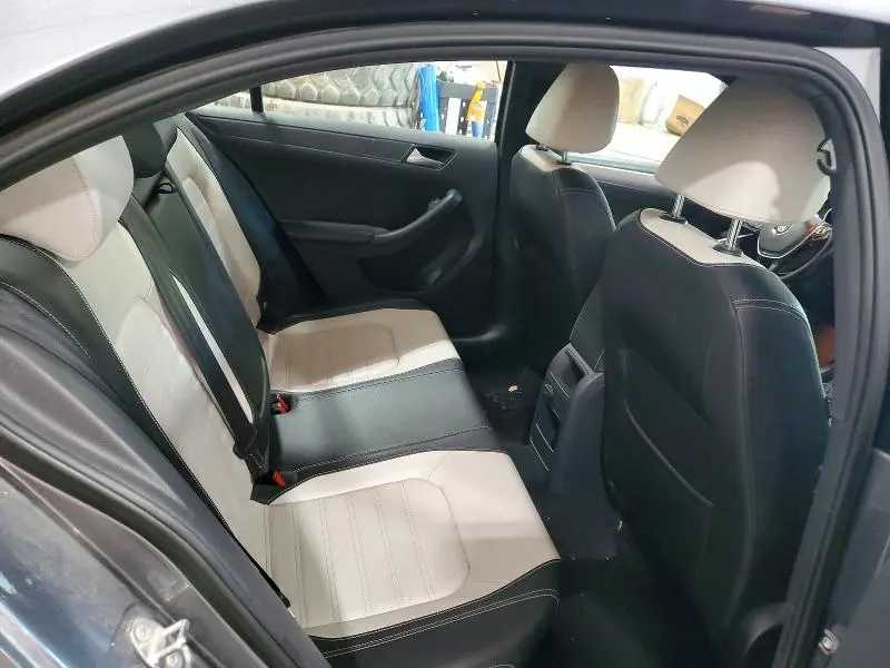 2017 VOLKSWAGEN JETTA SPORT  
