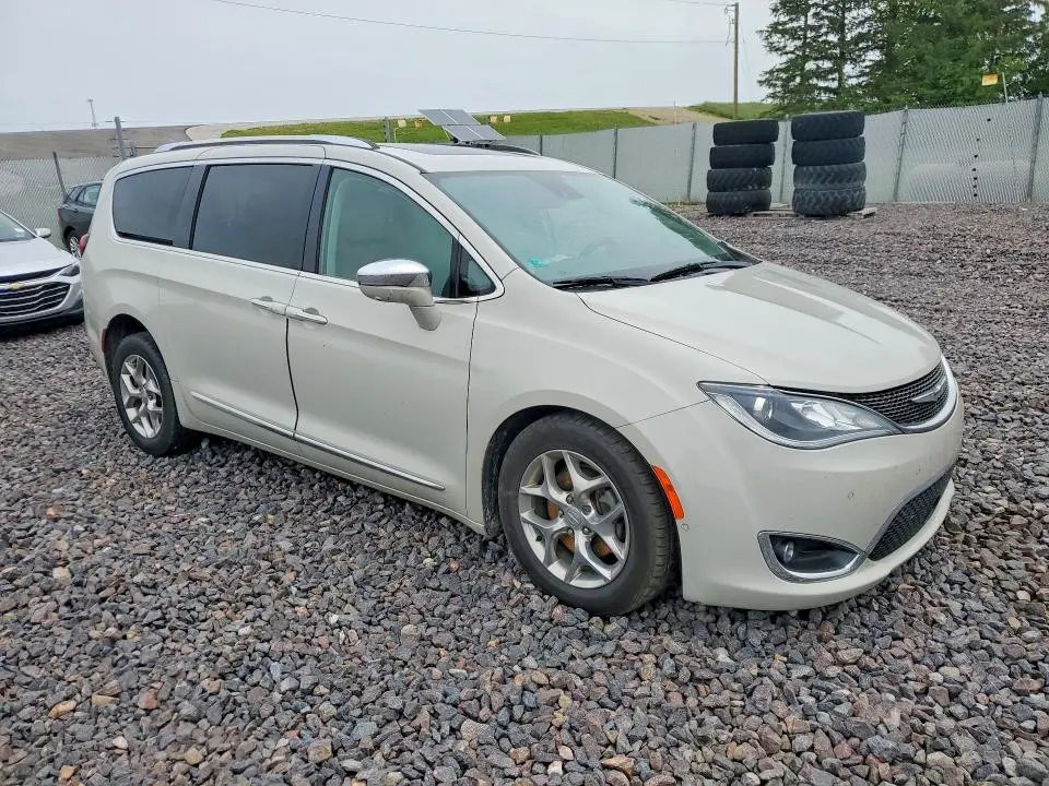 2019 CHRYSLER PACIFICA LIMITED  