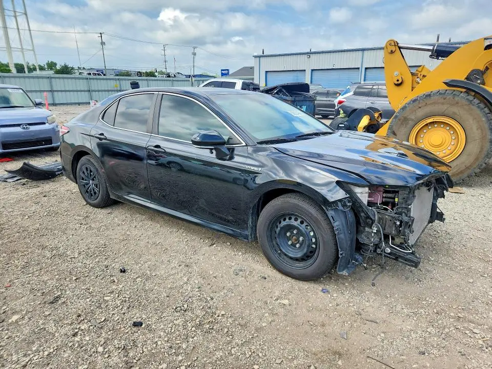 2019 TOYOTA CAMRY LE  