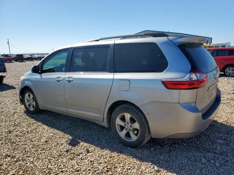 2017 TOYOTA SIENNA LE  