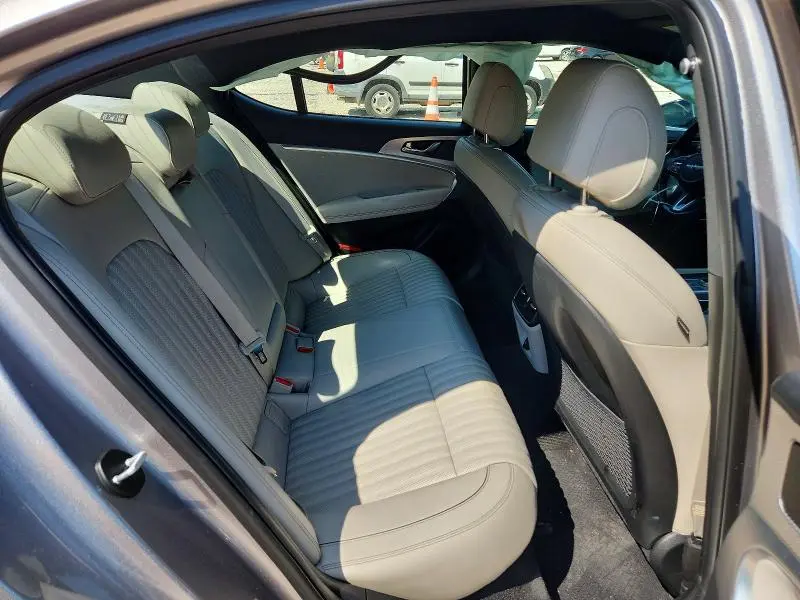 2022 GENESIS G70 3.3T STANDARD  