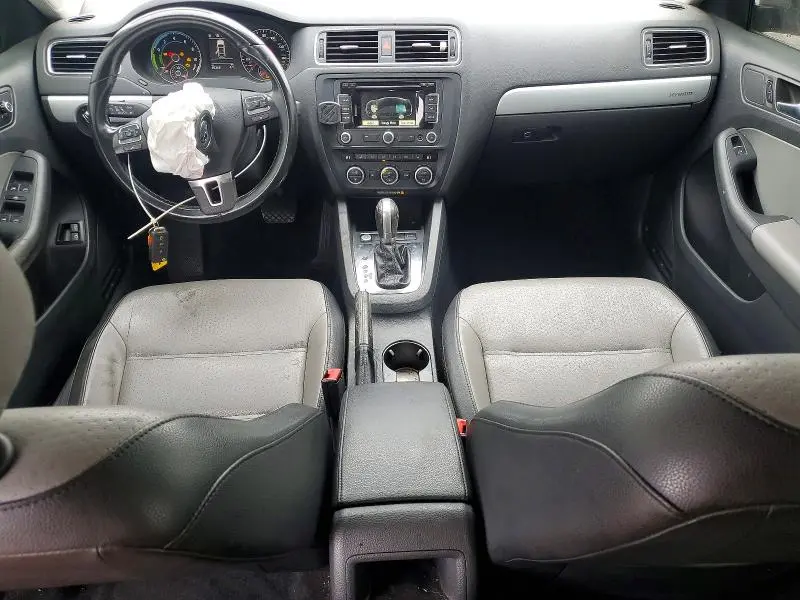 2013 VOLKSWAGEN JETTA   