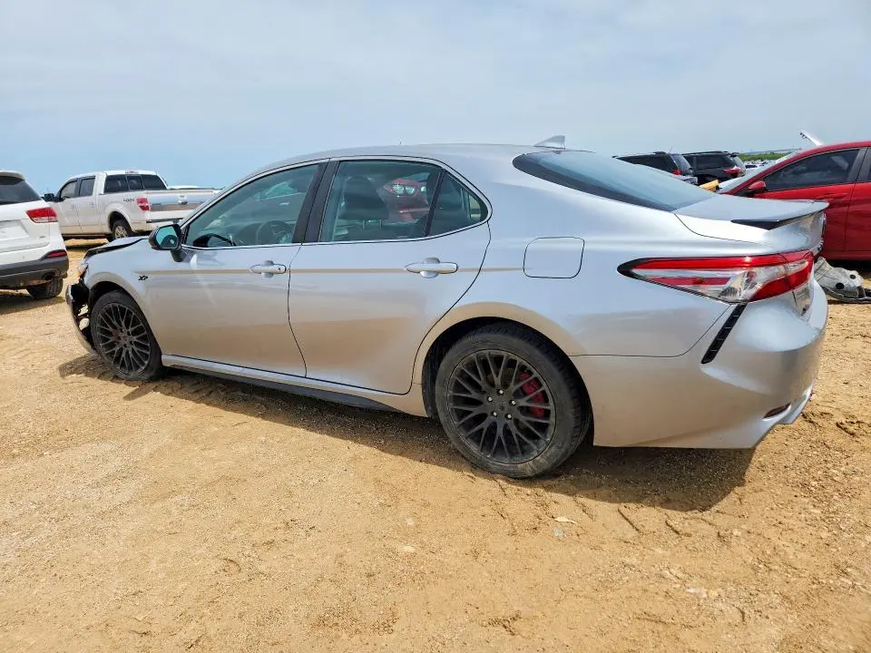 2019 TOYOTA CAMRY SE  