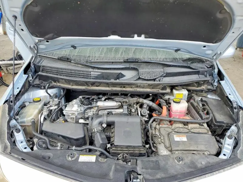 2015 TOYOTA PRIUS V FOUR  