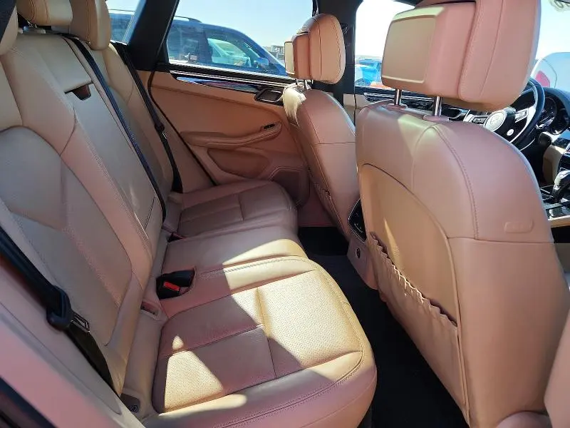 2023 PORSCHE MACAN BASE  
