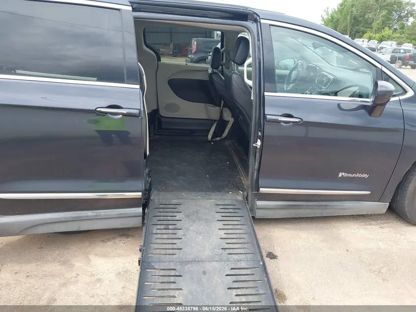2020 CHRYSLER PACIFICA TOURING L