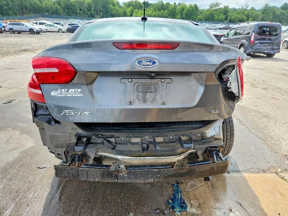2017 FORD FOCUS SE  