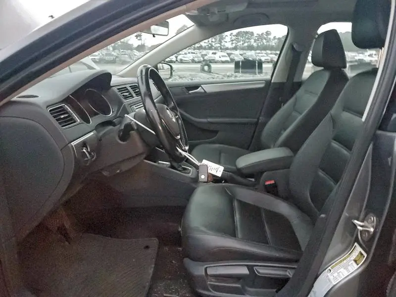 2017 VOLKSWAGEN JETTA SE  