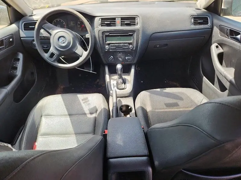 2011 VOLKSWAGEN JETTA SE  