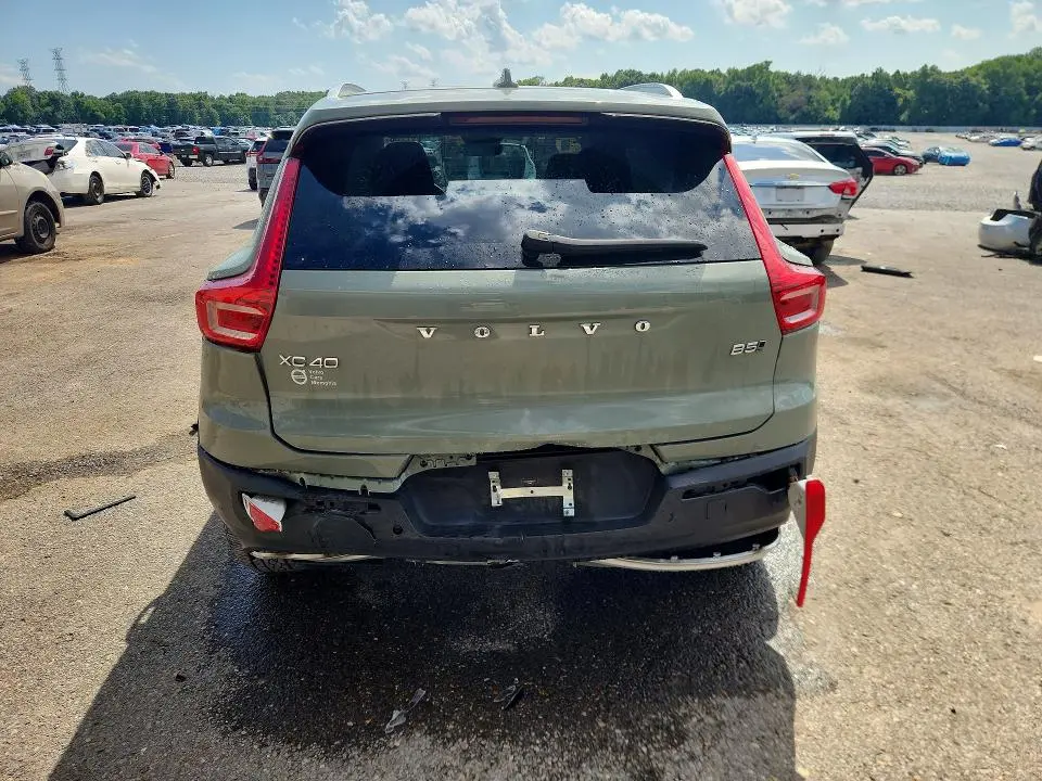 2023 VOLVO XC40 ULTIMATE  