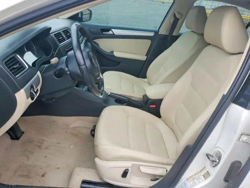 2013 VOLKSWAGEN JETTA SE  