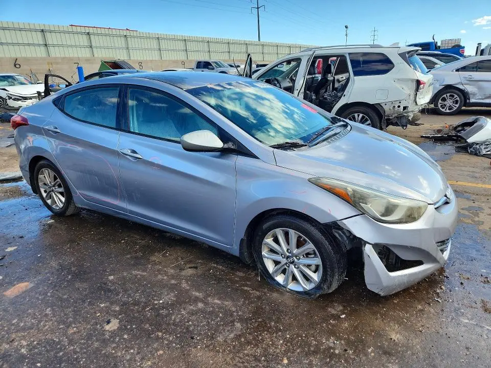 2016 HYUNDAI ELANTRA SE  