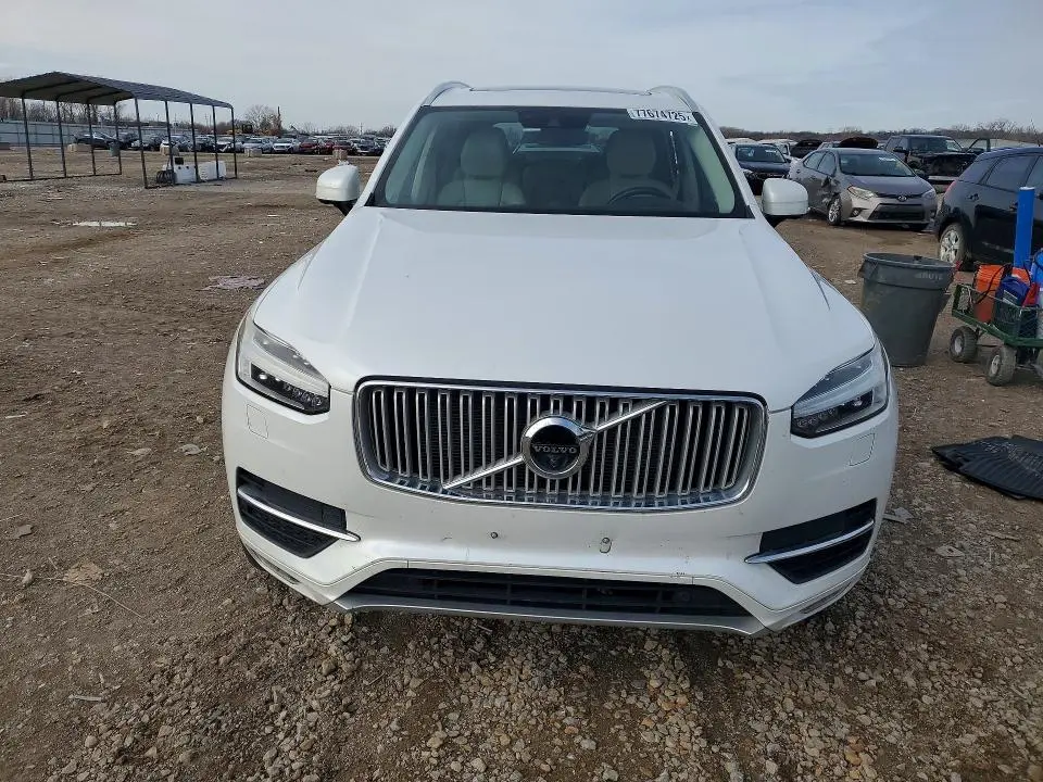 2017 VOLVO XC90 T6  