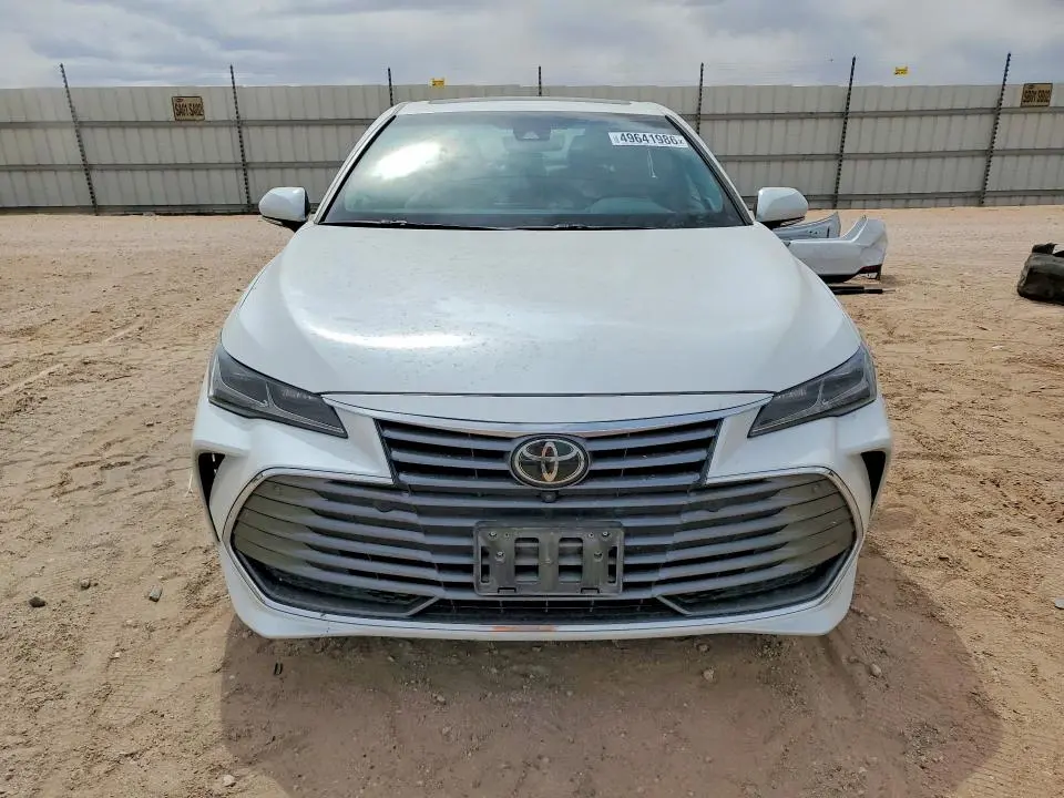 2019 TOYOTA AVALON   