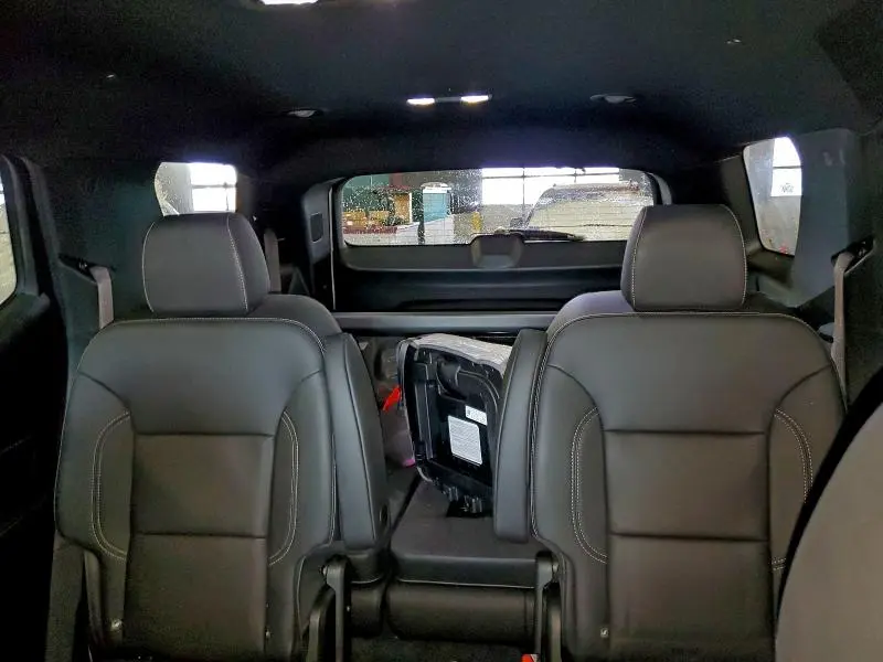 2023 CHEVROLET TRAVERSE LT  