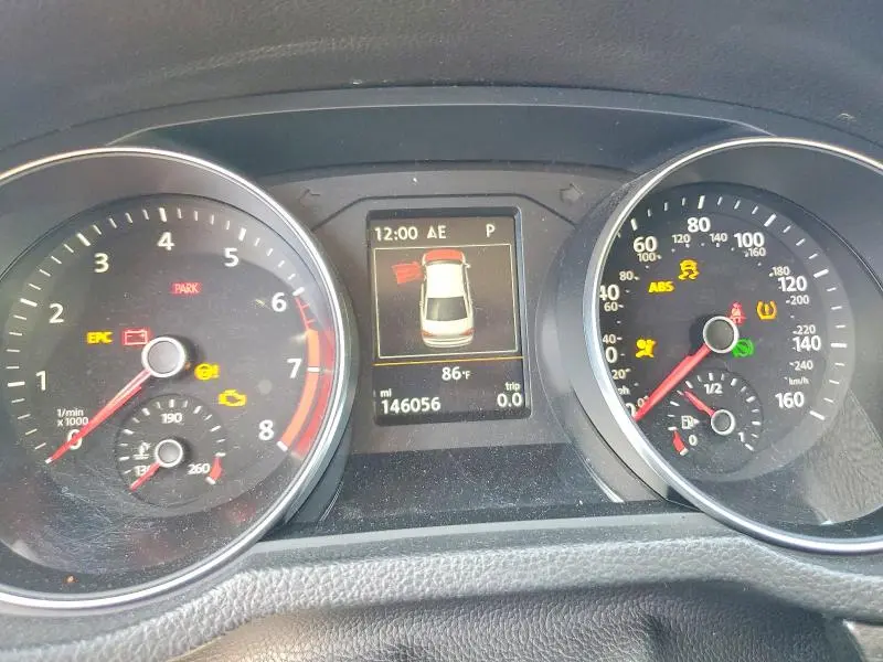 2018 VOLKSWAGEN PASSAT SE  