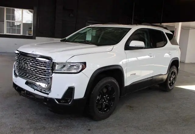 2022 GMC ACADIA AT4  