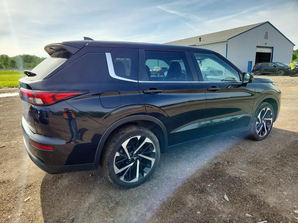 2023 MITSUBISHI OUTLANDER SE  