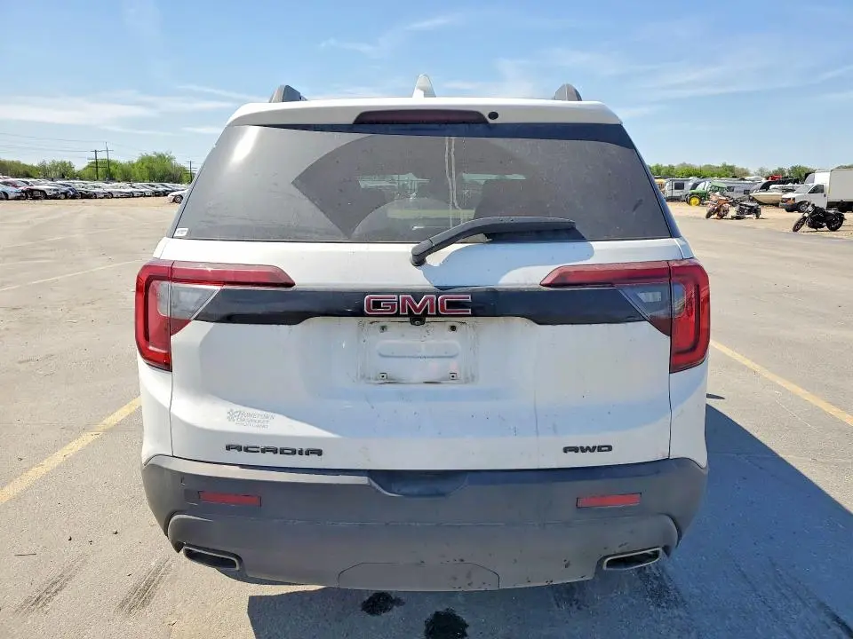 2022 GMC ACADIA SLE  