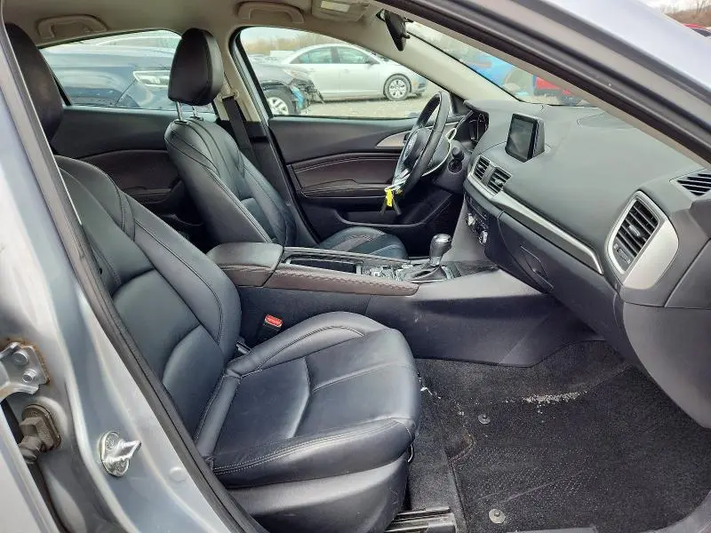 2018 MAZDA 3 TOURING  