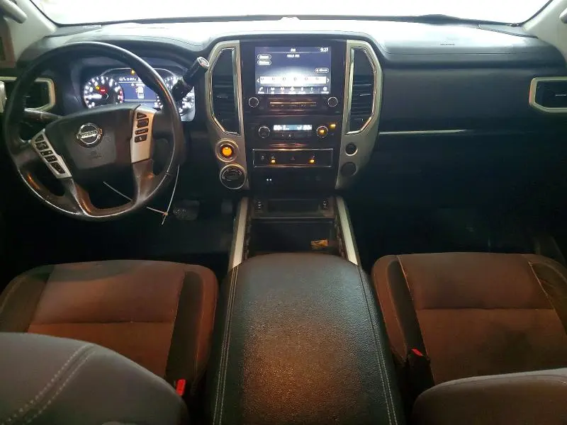 2020 NISSAN TITAN SV  