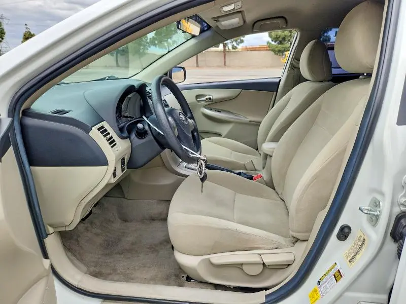 2013 TOYOTA COROLLA LE  