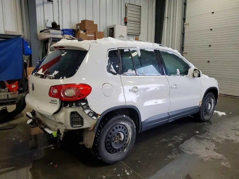 2010 VOLKSWAGEN TIGUAN SE  