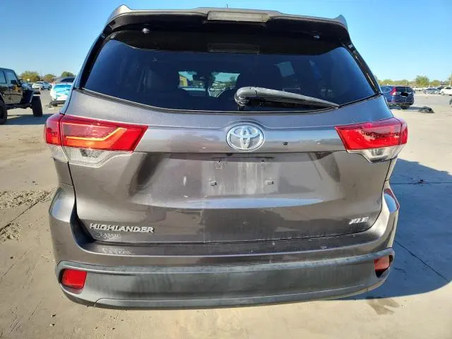 2018 TOYOTA HIGHLANDER SE  