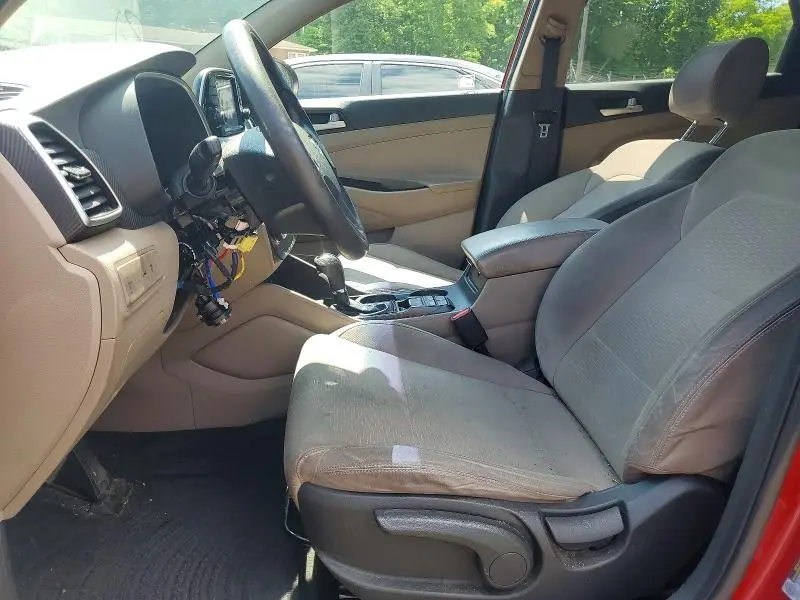 2021 HYUNDAI TUCSON SE  