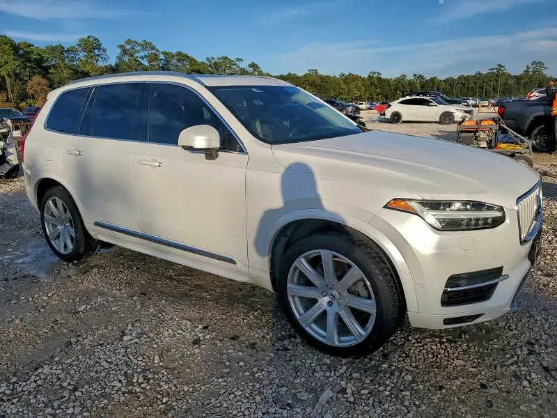 2017 VOLVO XC90 T8  