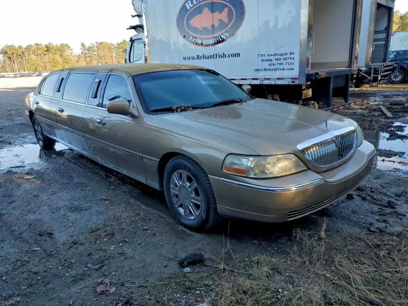 2011 LINCOLN TOWN CAR   