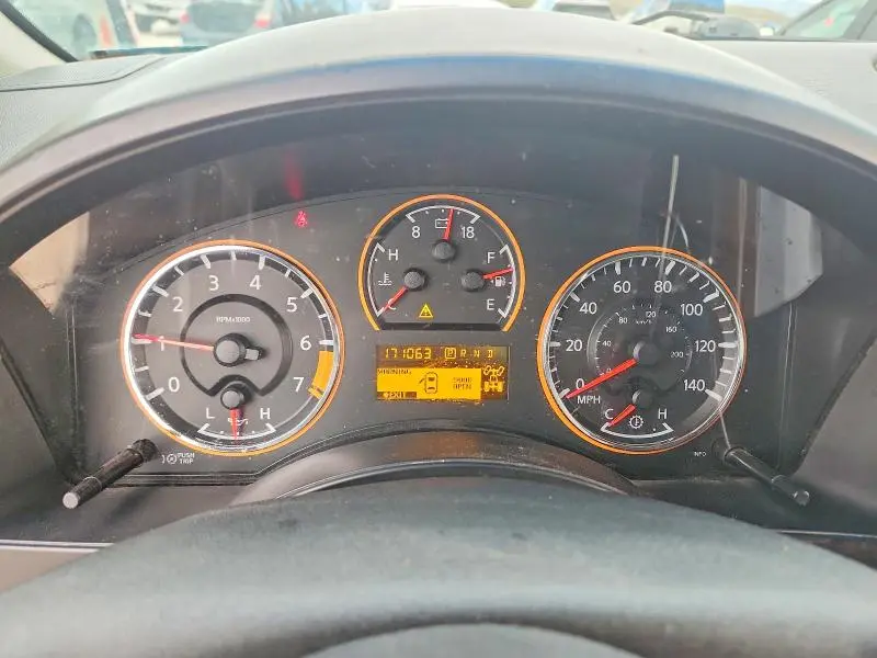 2012 NISSAN TITAN SV  
