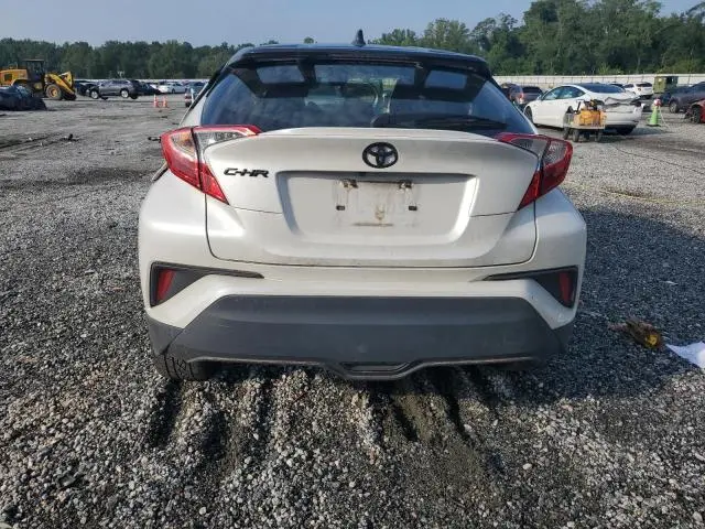 2022 TOYOTA C-HR XLE  