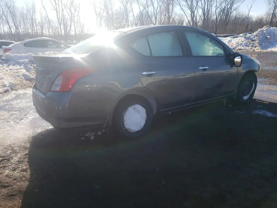 2017 NISSAN VERSA S  