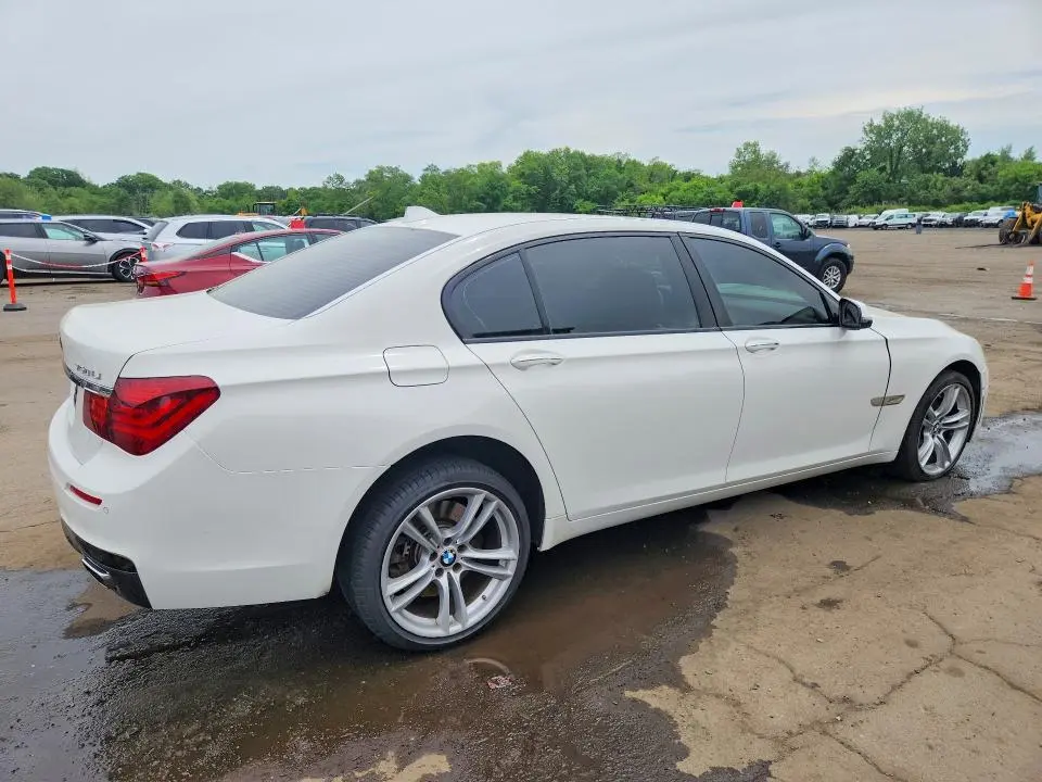 2014 BMW 750 LXI  