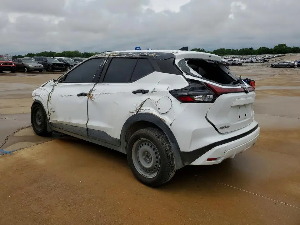 2024 NISSAN KICKS S  