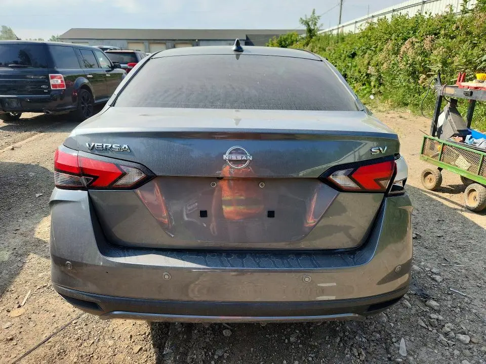 2023 NISSAN VERSA SV  