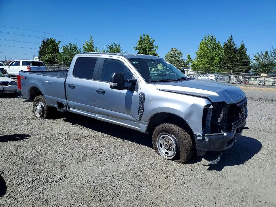 2023 FORD F250 SD XL 4WD 6.8L V8 CREW CAB