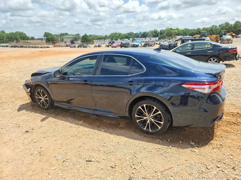 2019 TOYOTA CAMRY SE  