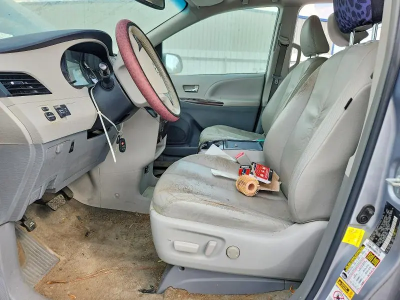 2012 TOYOTA SIENNA XLE 8-PASSENGER  