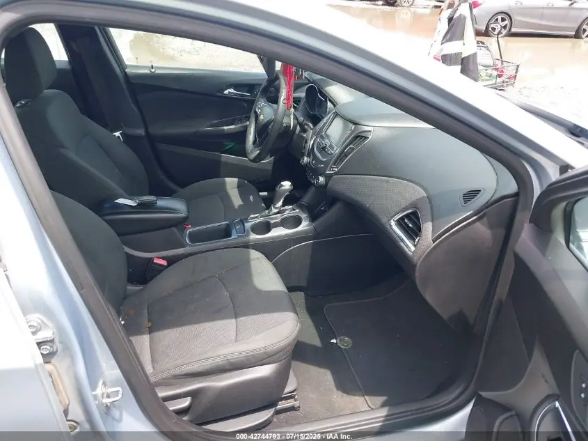 2017 CHEVROLET CRUZE LT AUTO