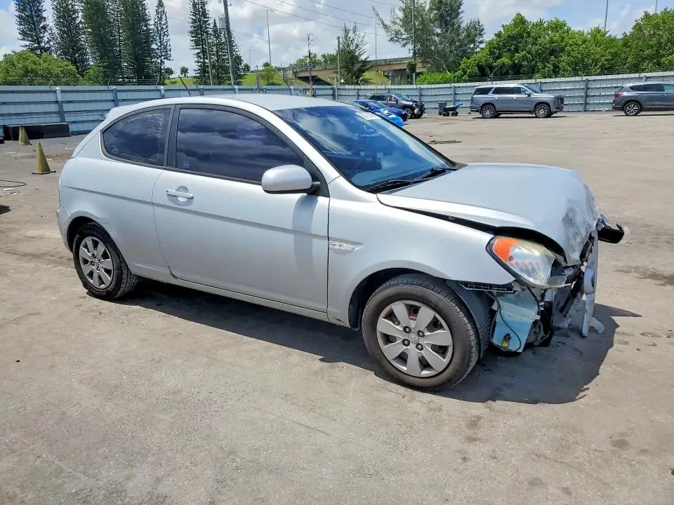 2011 HYUNDAI ACCENT GS  