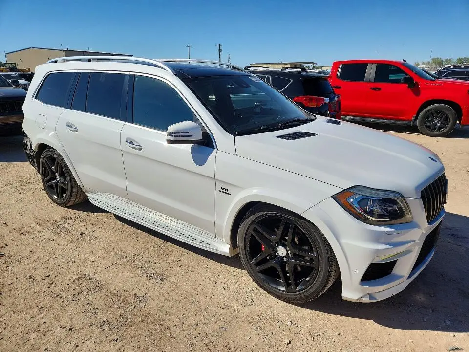 2015 MERCEDES-BENZ GL 550 4MATIC  