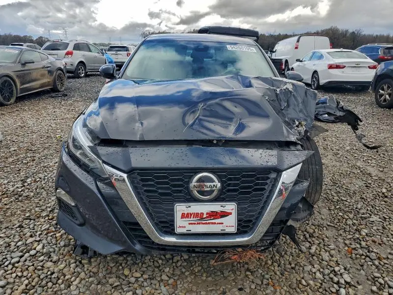 2021 NISSAN ALTIMA SV  