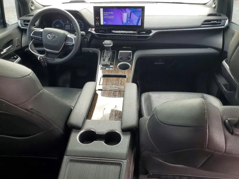 2025 TOYOTA SIENNA   