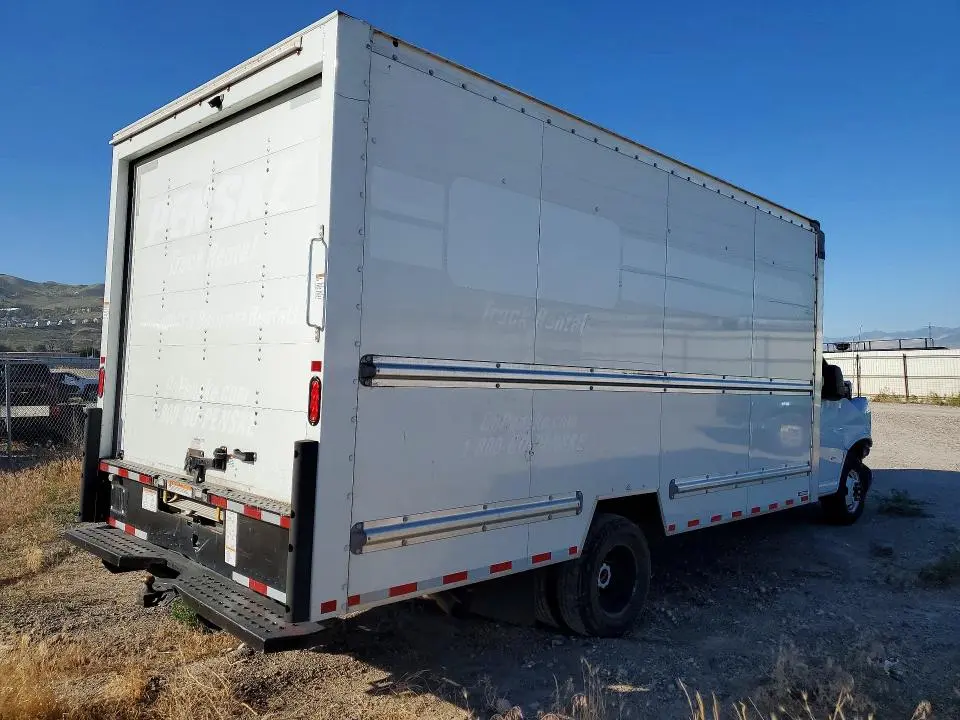 2022 GMC SAVANA BOX TRUCK