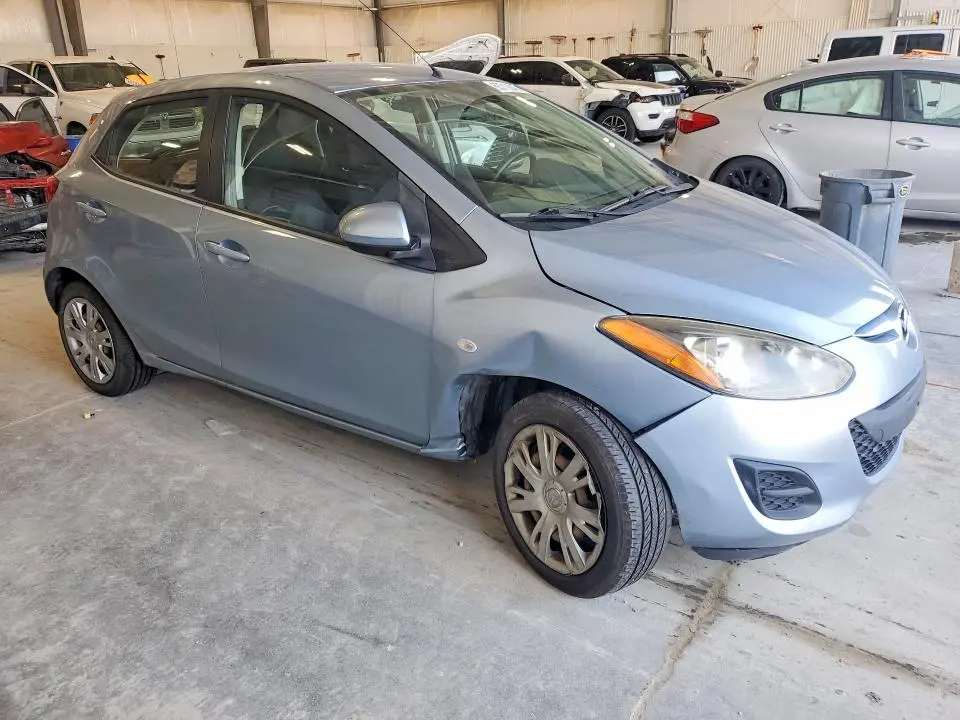 2013 MAZDA MAZDA2   